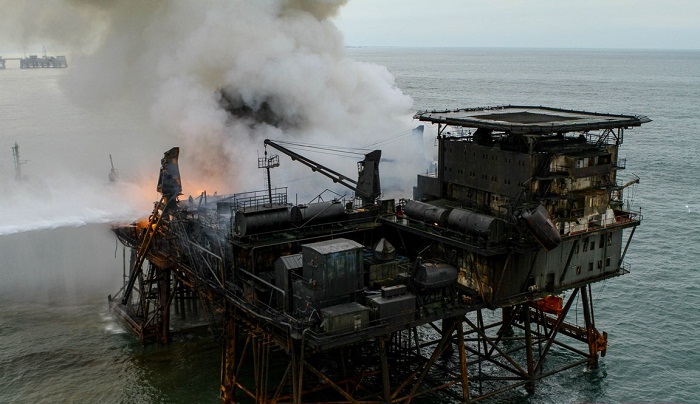 Fire on 10th platform of "Guneshli" field completely extinguished